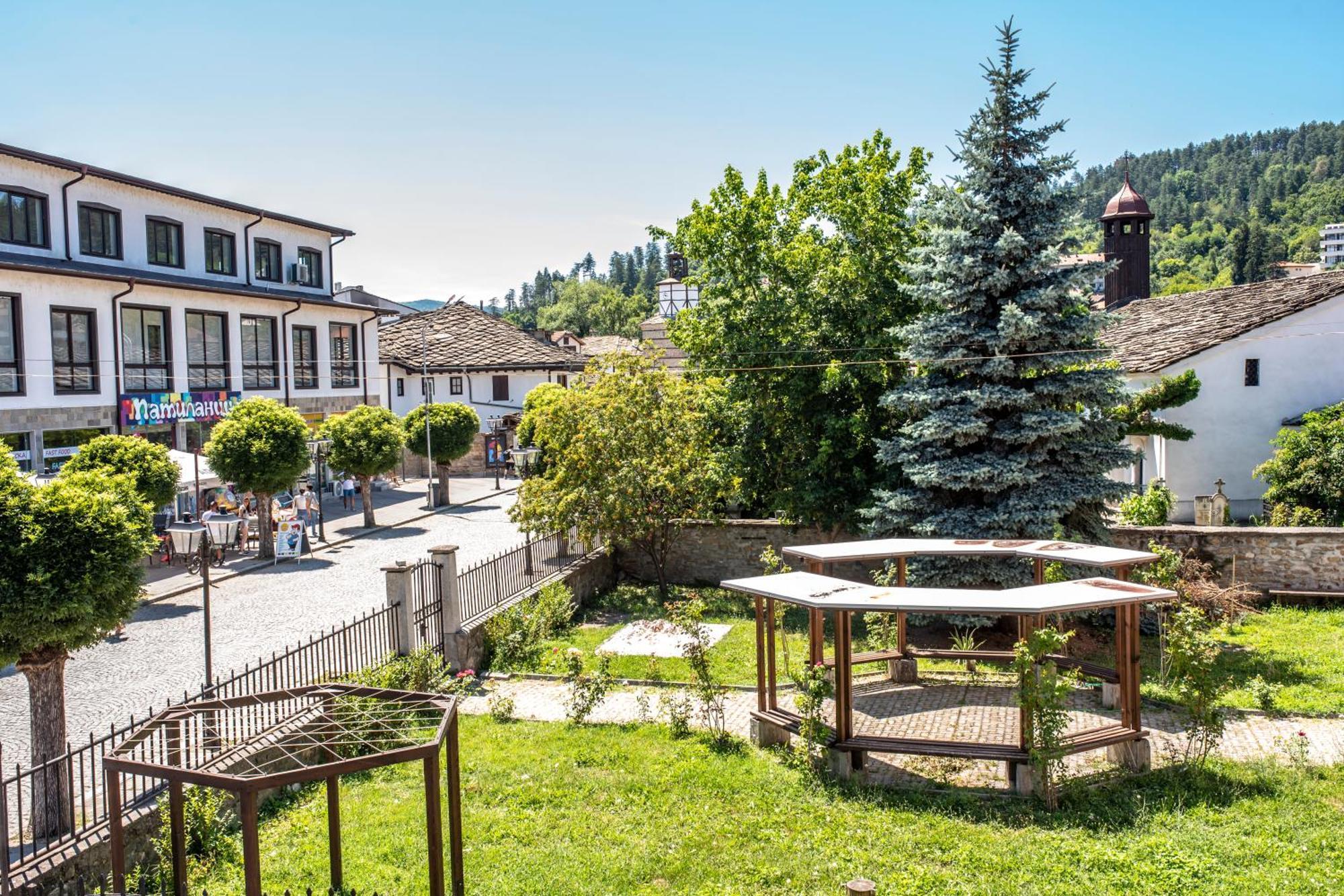 Enika Hotel Triawna Zewnętrze zdjęcie
